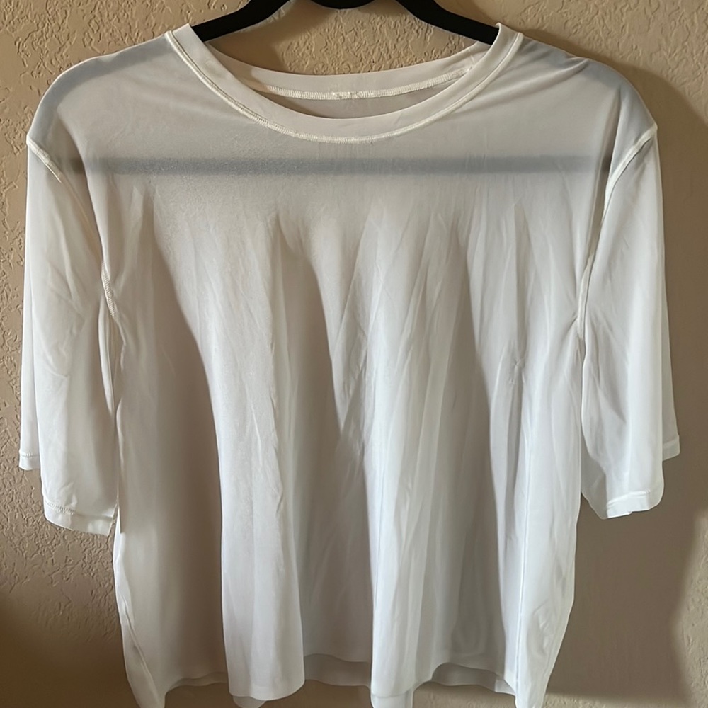 Lululemon Cropped Tee
